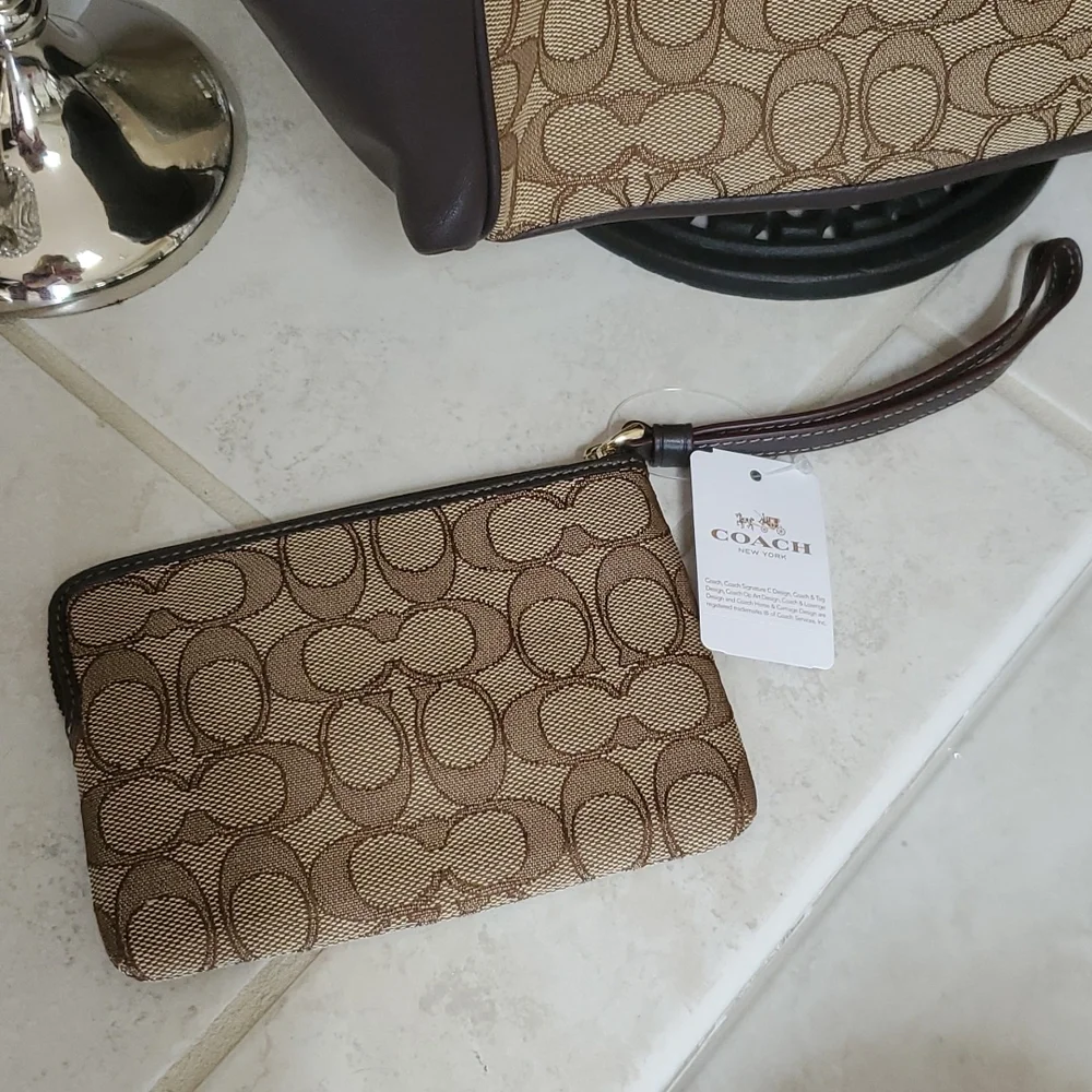 🤎🤎 COACH Lexy Signature Shoulder Bag & Matching Wristlet Wallet 🤎🤎